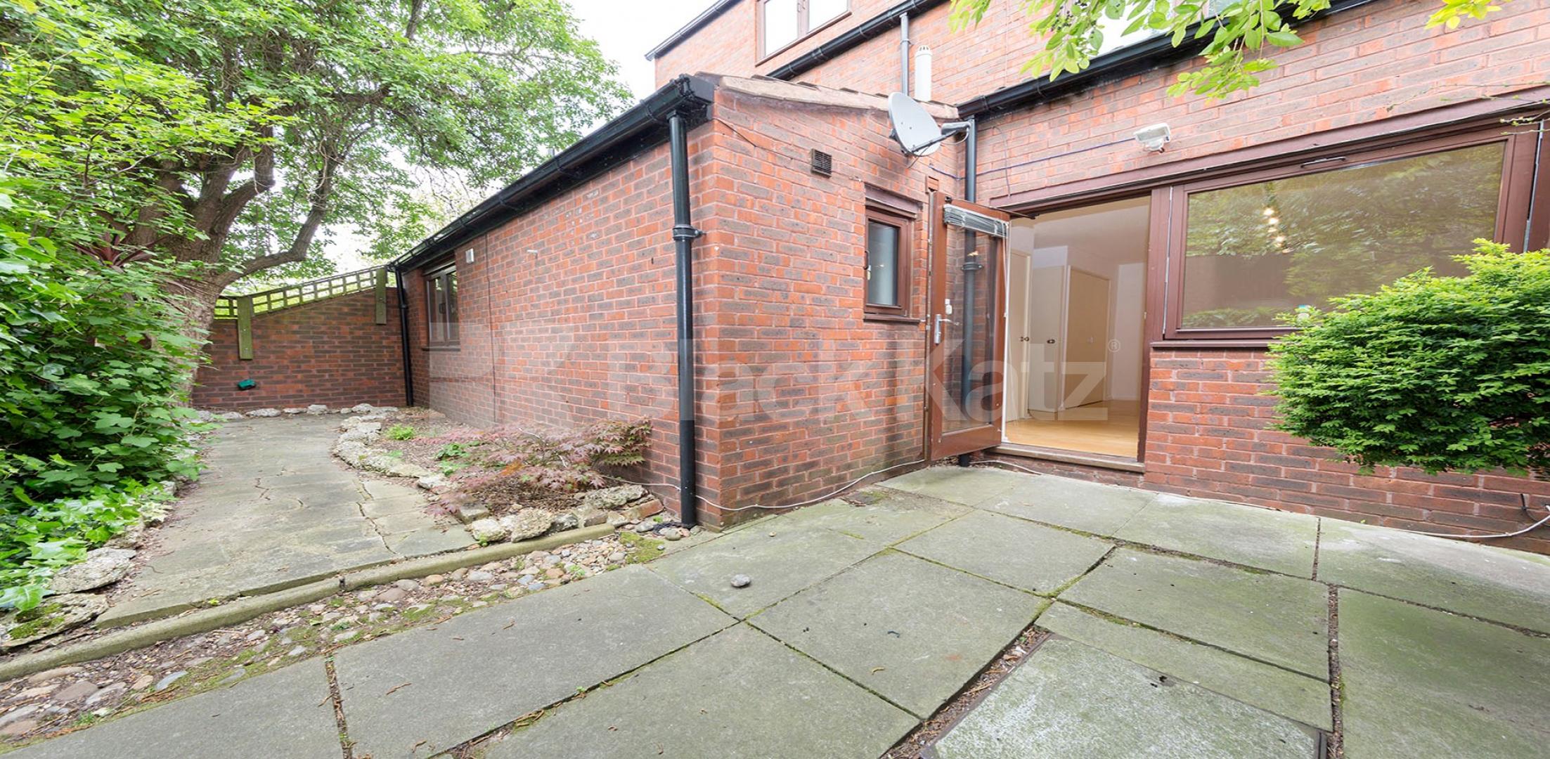 Invigoratingly majestic 1 Bedroom, Furnished Flat in Lymington Road NW6